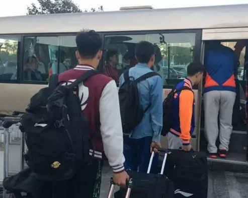 參賽隊伍陸續(xù)抵達(dá)